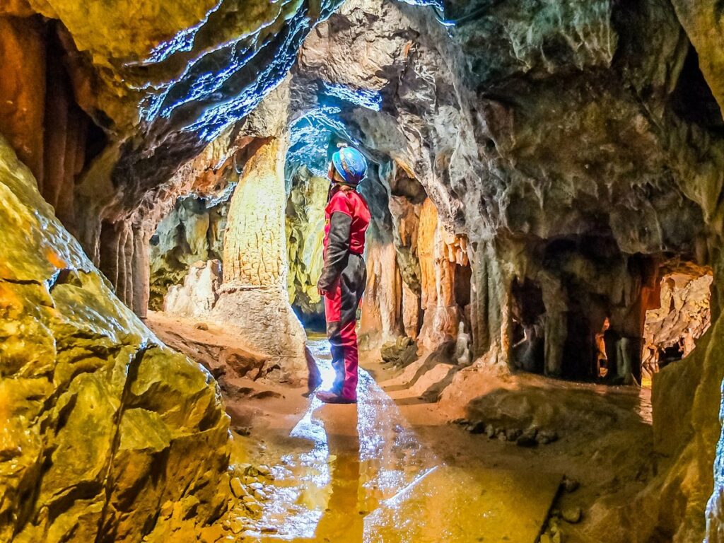 Villanova, La Grotta dei dossi