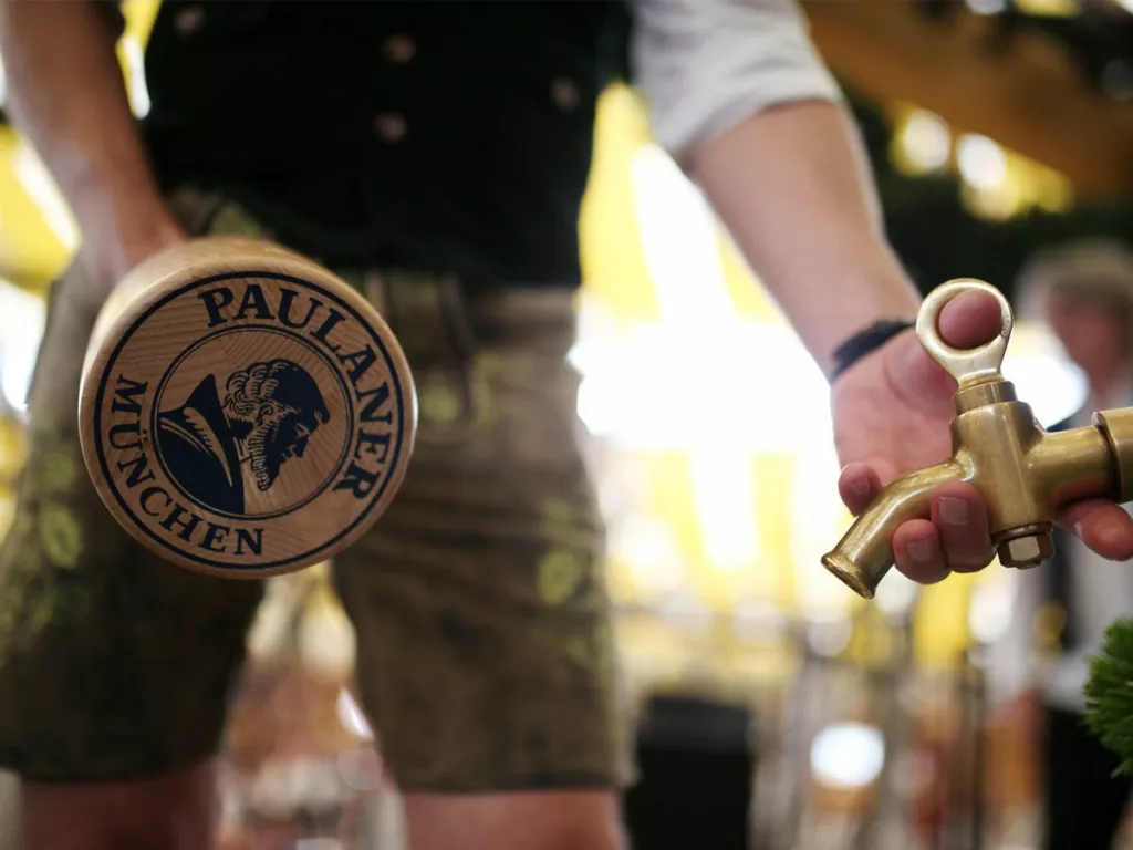 A Torino torna l'Oktoberfest: birra, cucina bavarese e musica al parco della Pellerina