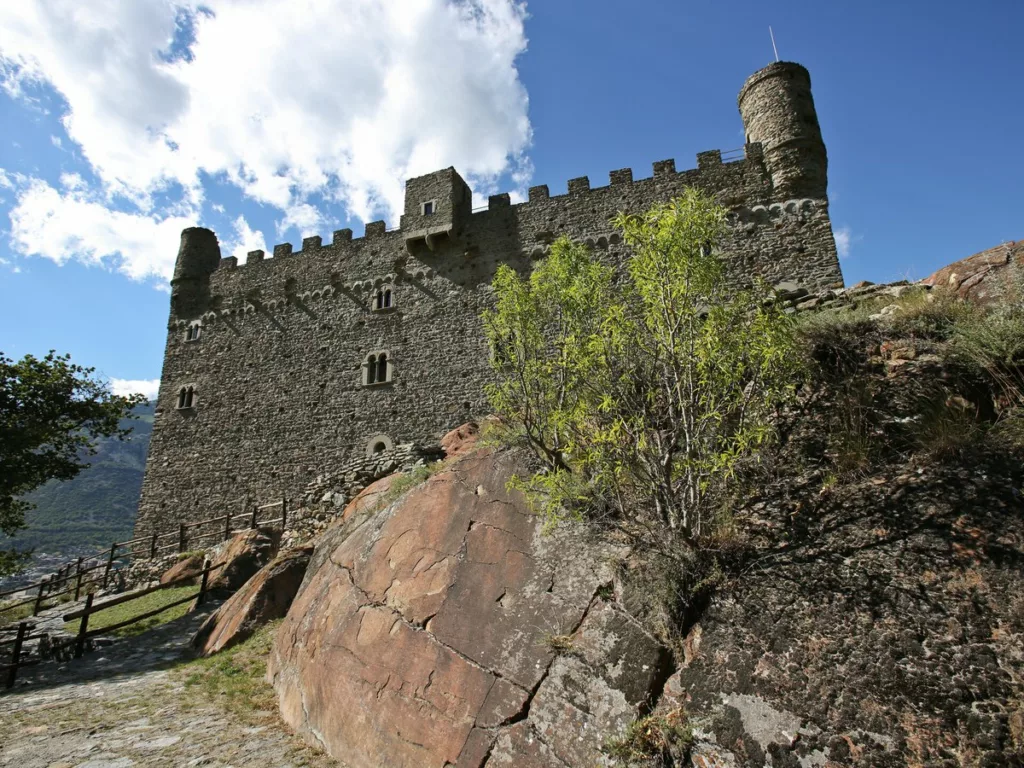 Segni di pietra, torri, castelli e residenze della Valle d'Aosta di Francesco Corni
