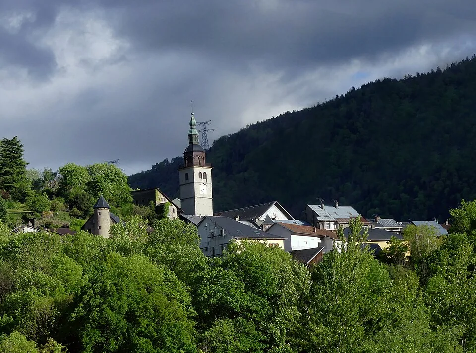 La cité de Conflans au-dessus d’Albertville