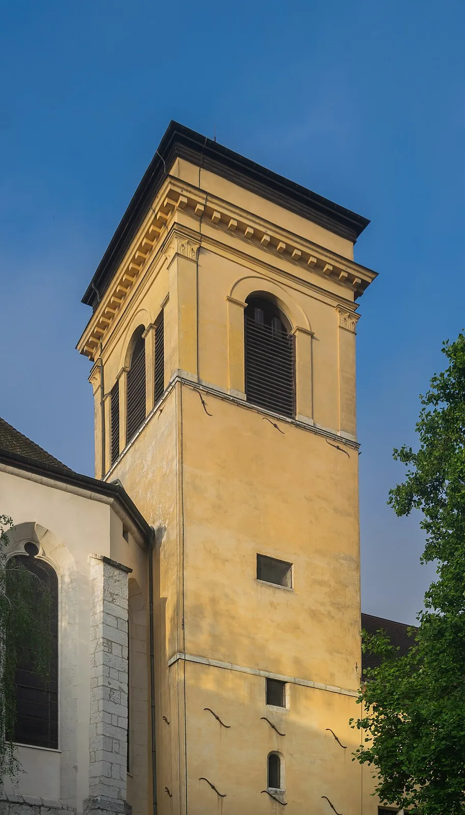 Le clocher de la cathédrale Saint-Pierre d’Annecy