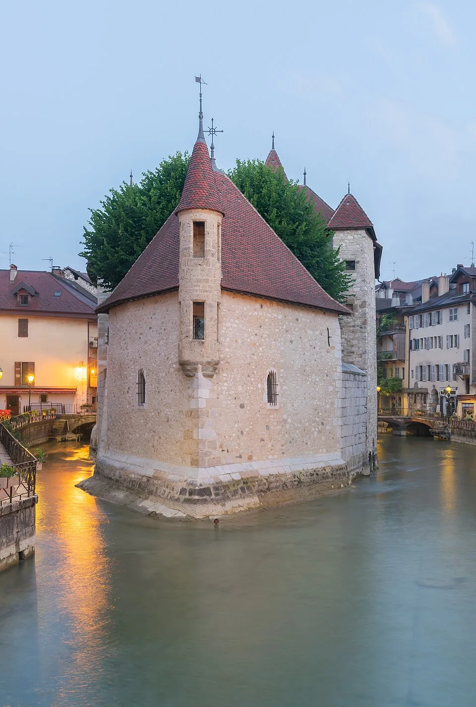 Le Palais de l’Isle au milieu du Thiou, à Annecy