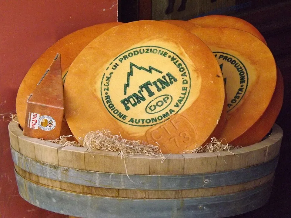 Des meules de fontina, le fromage de la Vallée d’Aoste