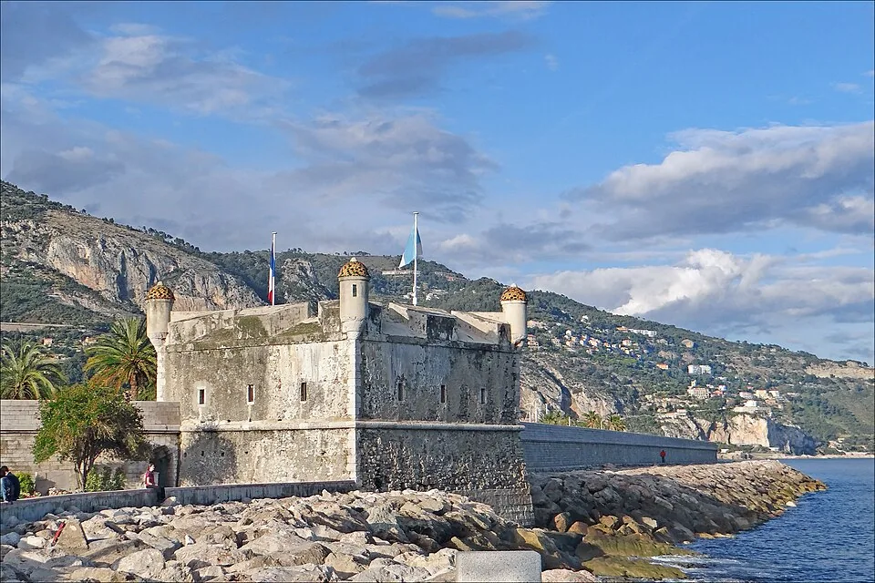 Le Bastion, musée Jean Cocteau, au bord de la mer à Menton